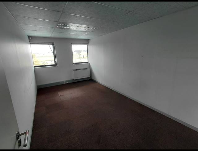 314M² OFFICE TO LET IN RANDJESPARK